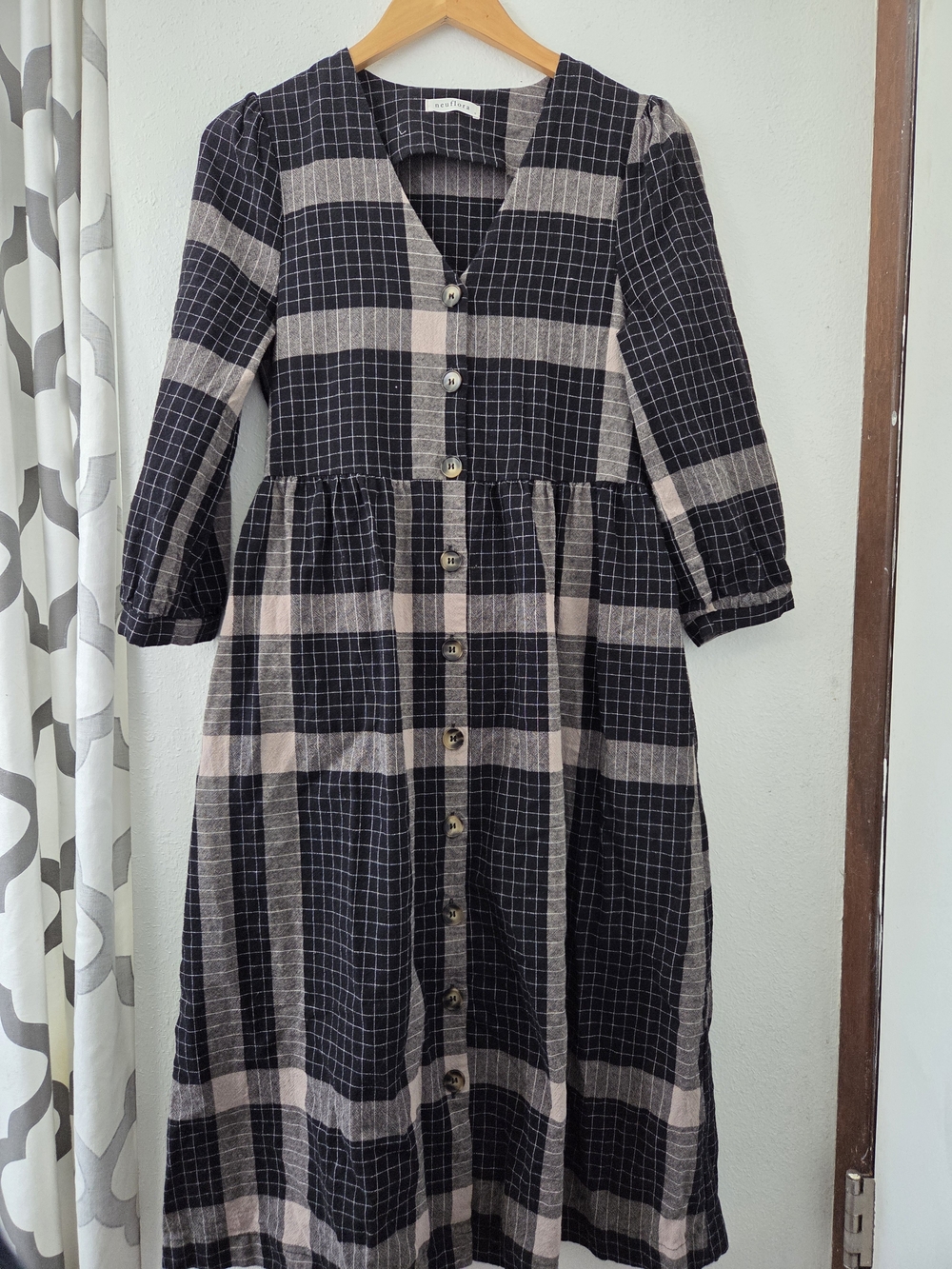 Neuflora Small Checked Plaid Button-Front Midi Dress in Black Cream 100% Cotton